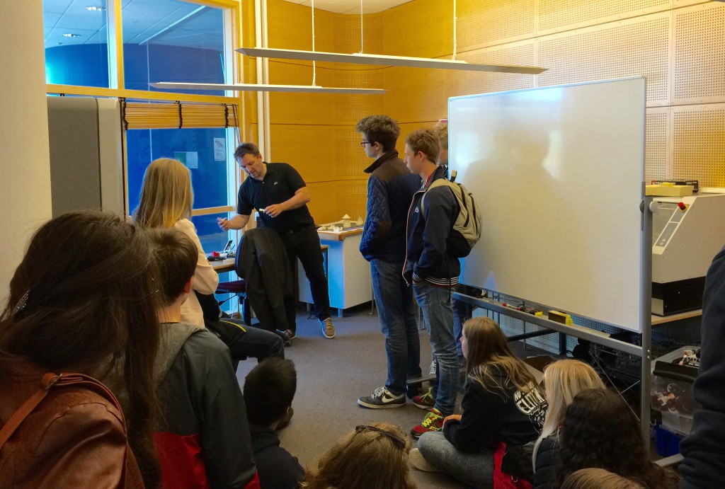 Prof Tobias Larsson demonstrating LittleBits in Makerspace area