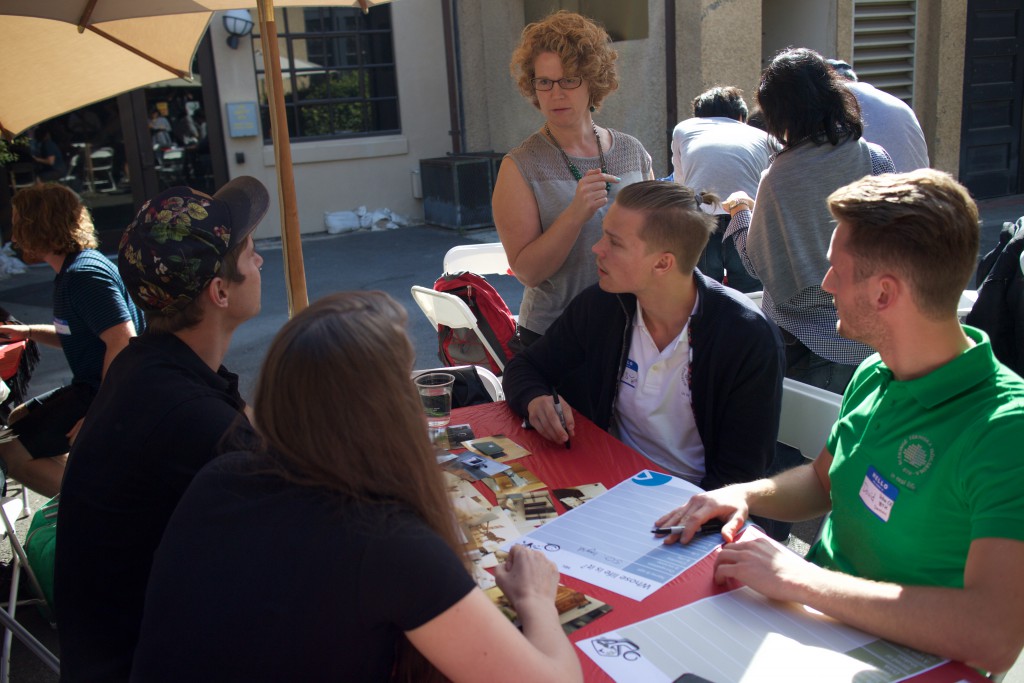 Jenny Elfsberg at the Stanford ME310 kick-off together with students in workshop mode.