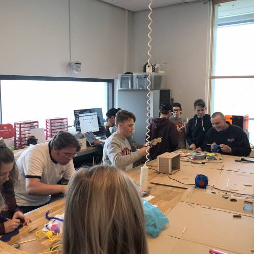 Makerdag för 8’e-klassare