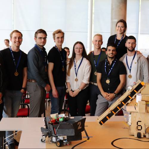 Studentprojekt: Samverkande autonoma robotar utvecklade av samarbetande ingenjörsteam
