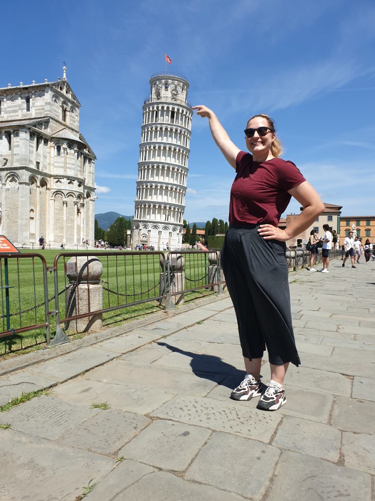 Josefin vid Lutande tornet i Pisa